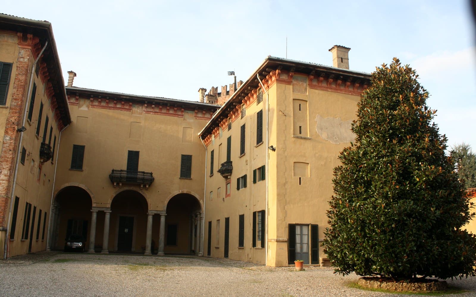 Cortile del Castello Visconti Castelbarco a Cislago