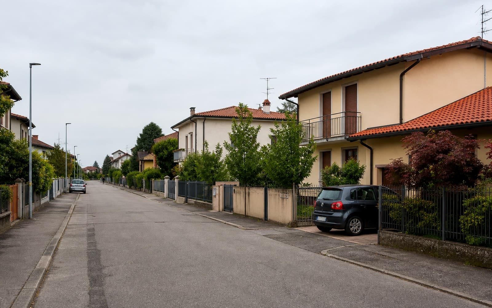 Via residenziale con villette a Turate